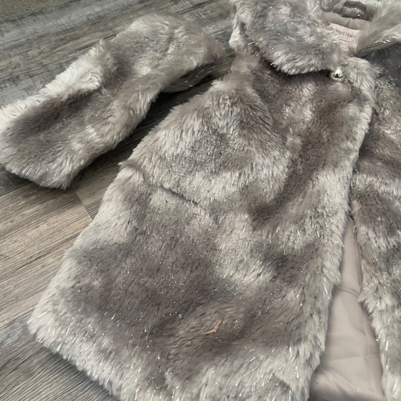 Girls Faux-Fur Vest with Matching Headband - Picture 3 of 4